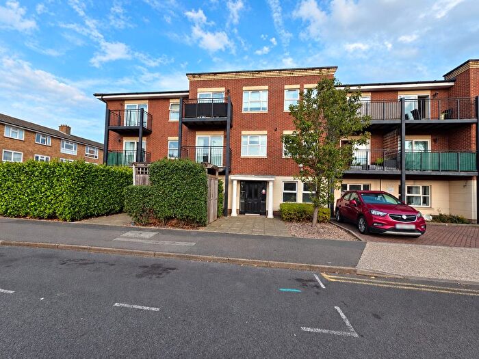 1 Bedroom Flat For Sale In Waterloo Road, Uxbridge, UB8