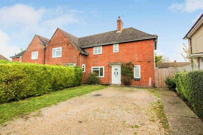 3 Bedroom Semi-Detached House To Rent In Elm Green, Aylesbury, HP21