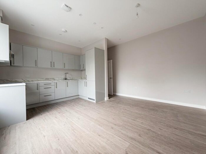 1 Bedroom Apartment To Rent In Sutton Court Road, Sutton, SM1