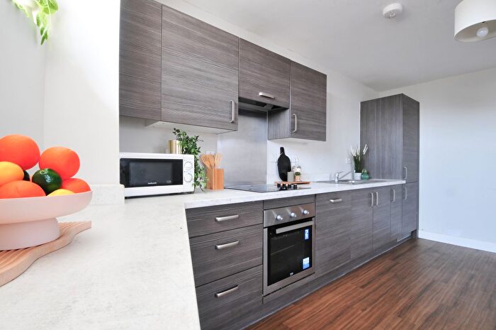 3 Bedroom Flat To Rent In Bed Apartment – Bridgewater Point, Salford, M5