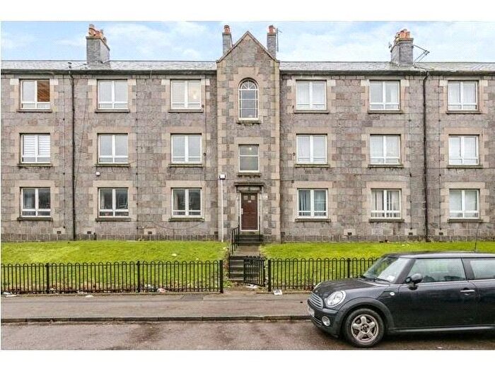 2 Bedroom Flat To Rent In Glenbervie Road, Torry, Aberdeen, AB11