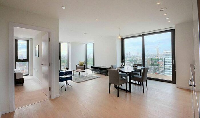 2 Bedroom Flat To Rent In St Gabriels Walk, Elephant And Castle, SE1