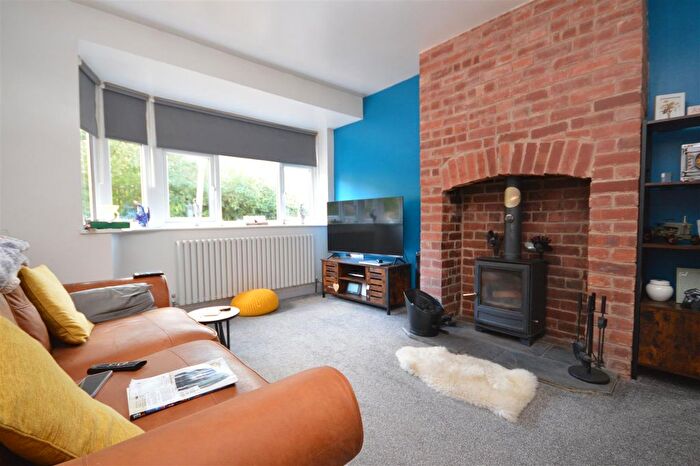 3 Bedroom Semi-Detached Bungalow For Sale In Featherstone Lane, Featherstone, Pontefract, WF7
