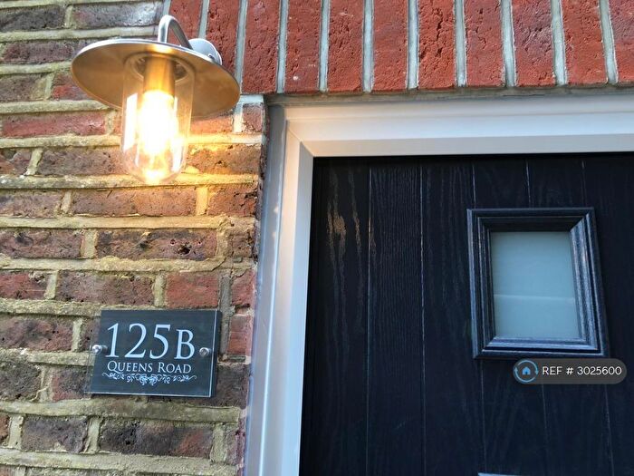 2 Bedroom Flat To Rent In Queens Rd, East Grinstead, RH19