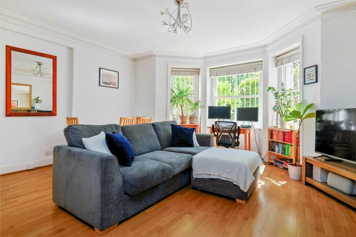 2 Bedroom Apartment To Rent In Northumberland House, Highbury Crescent, Highbury, Islington, London, N5