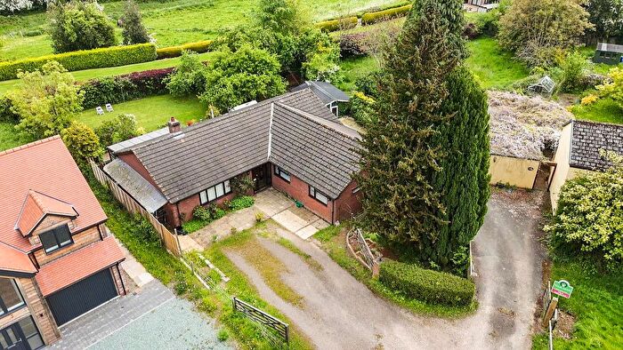 3 Bedroom Detached Bungalow For Sale In Pant, Oswestry, SY10