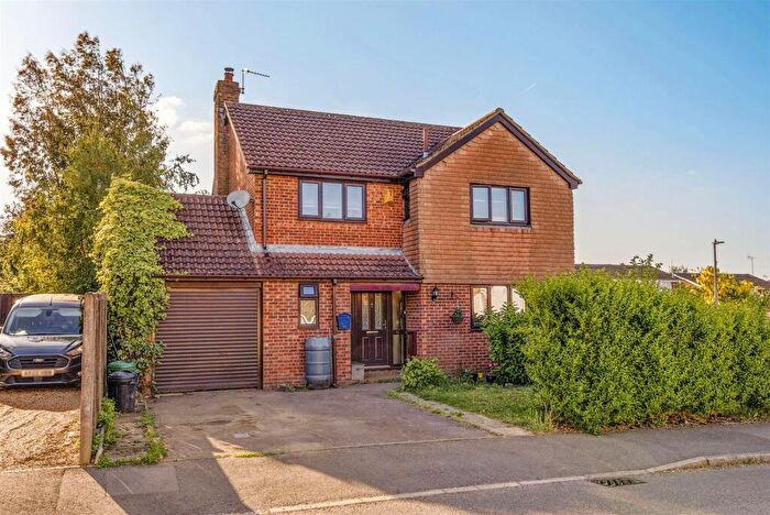 4 Bedroom Detached House For Sale In Pembroke Road, Coxheath, ME17