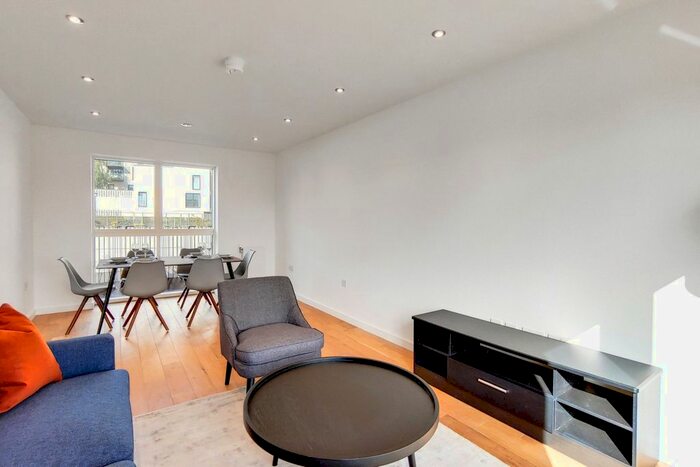3 Bedroom Flat To Rent In Prospect Row, London, E15
