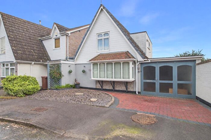 3 Bedroom Property For Sale In Hutchinson Close, Rugeley, WS15