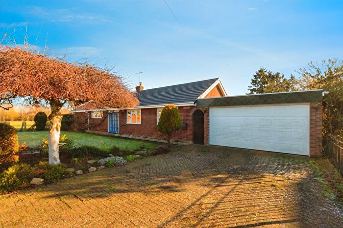 3 Bedroom Detached Bungalow For Sale In Leyburne Close, Ledburn, Leighton Buzzard, LU7