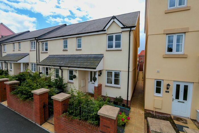 3 Bedroom End Of Terrace House To Rent In Younghayes Road, Cranbrook, Exeter, EX5