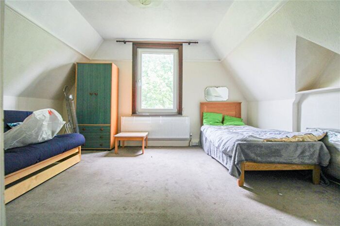 Studio To Rent In Ashburton Road, Croydon, CR0