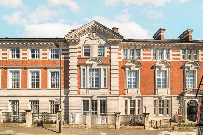 1 Bedroom Flat To Rent In Winchester Street, Acton, W3