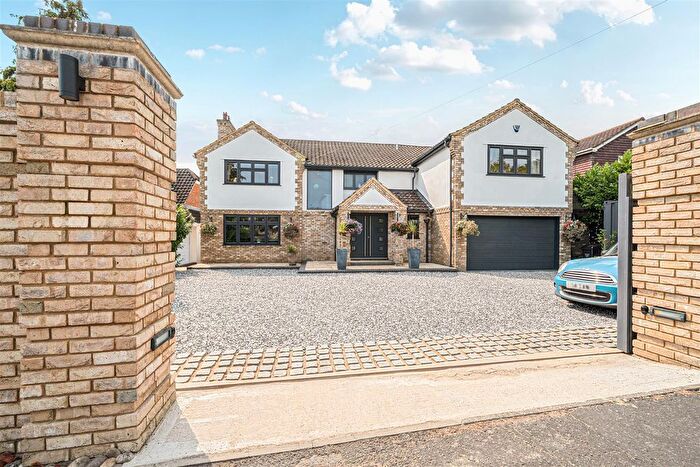 5 Bedroom Detached House For Sale In The Hoe, Billericay, CM12