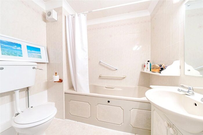 1 Bedroom Flat For Sale In Crosfield Court, Lower High Street, Watford, Hertfordshire, WD17