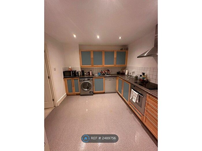 2 Bedroom Flat To Rent In Worple Road, Wimbledon, SW19
