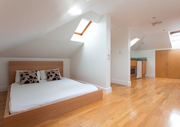 Studio To Rent In Shepherds Bush Road, Shepherds Bush, W6