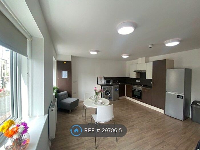 2 Bedroom Flat To Rent In Neuadd Y Castell, Bangor, LL57