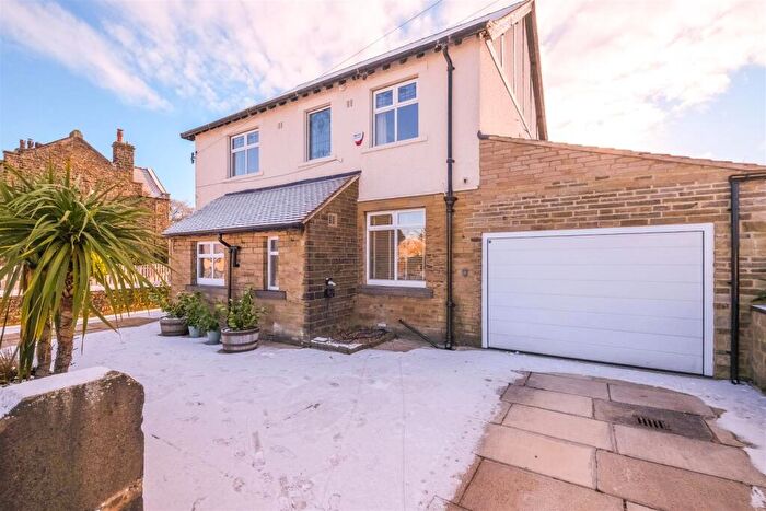 5 Bedroom Detached House For Sale In Slead Avenue, Brighouse, HD6