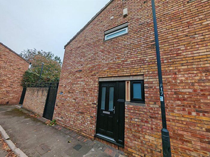 4 Bedroom House To Rent In High Kingsdown Ref, BS2