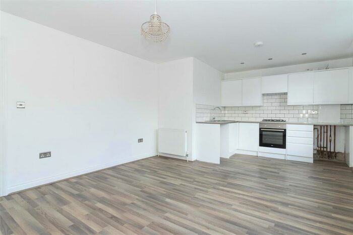 2 Bedroom Flat To Rent In Boundary Road, Hove, BN3
