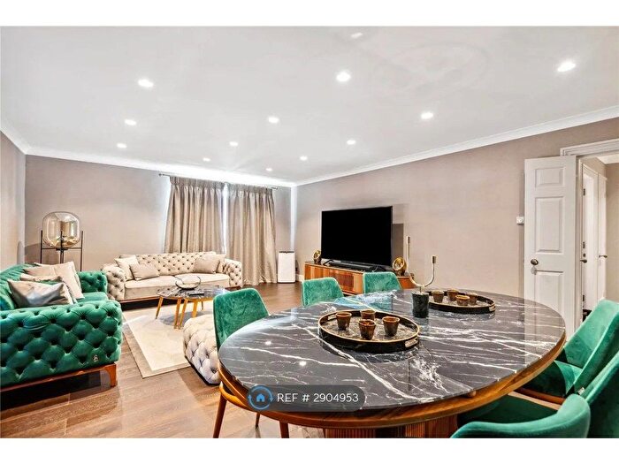 2 Bedroom Flat To Rent In A, London, W8