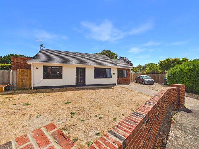 2 Bedroom Detached Bungalow For Sale In The Paddocks, Broadstairs, CT10