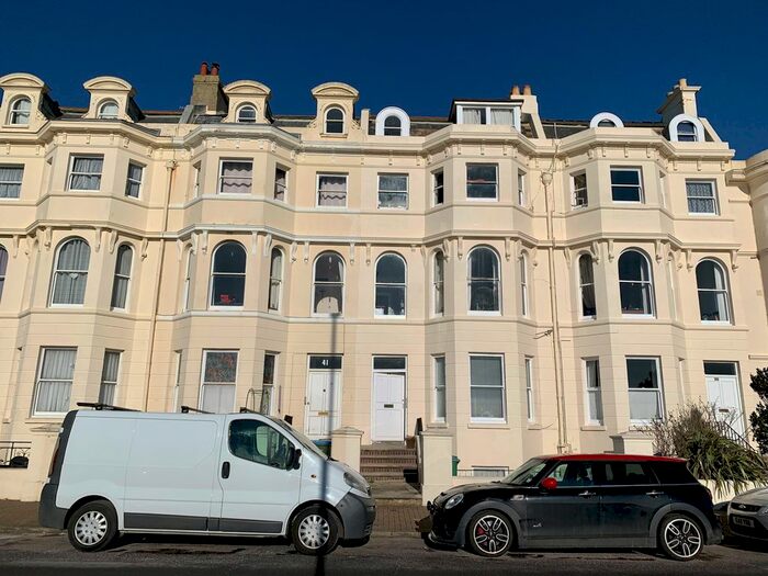 Studio To Rent In South Terrace, Littlehampton, BN17