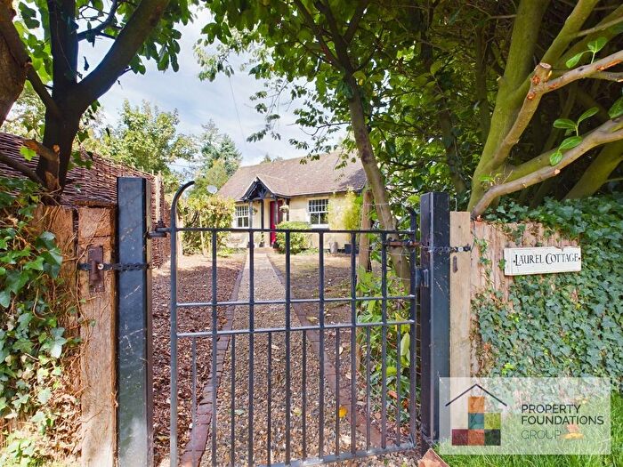 4 Bedroom Bungalow For Sale In Laurel Cottage, Badgemore, Henley-On-Thames, RG9