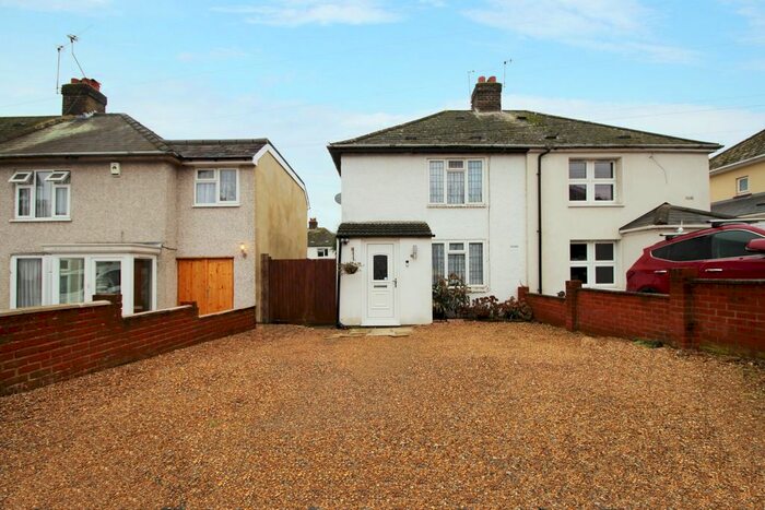 3 Bedroom Semi-Detached House To Rent In Willow Road, Dartford DA1