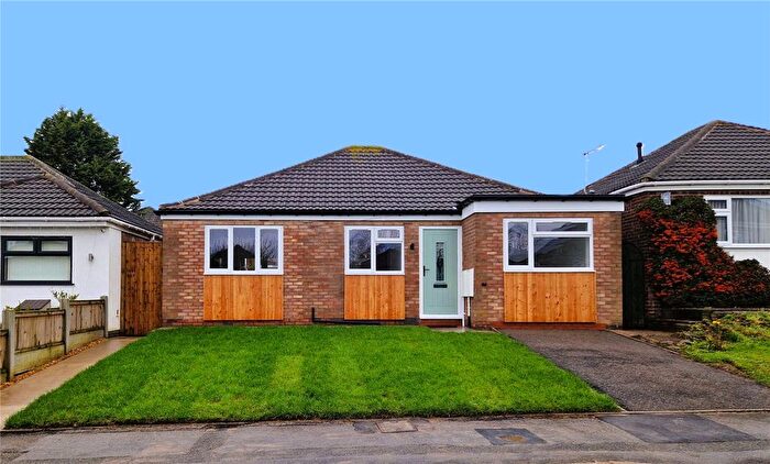 3 Bedroom Bungalow For Sale In Moorsholm Drive, Wollaton, Nottingham, NG8