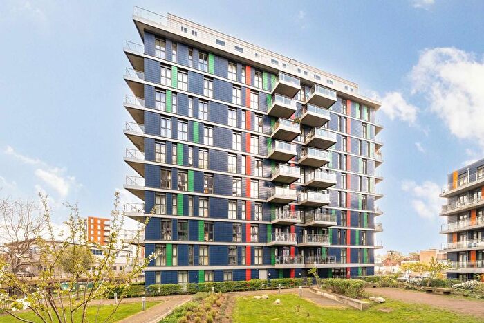 2 Bedroom Flat For Sale In Hatton Road, Ealing, HA0