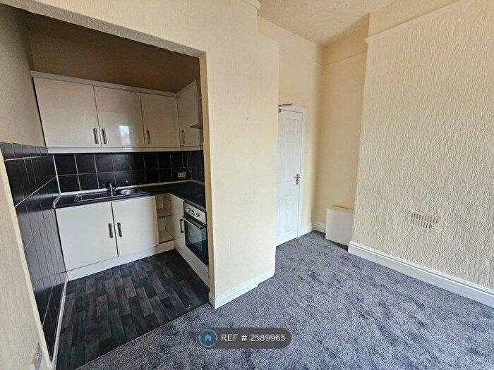 1 Bedroom Flat To Rent In Wellington Street West, Salford, M7