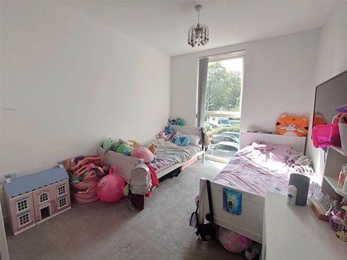 2 Bedroom Flat For Sale In Carnation Gardens, Hayes, Greater London, UB3