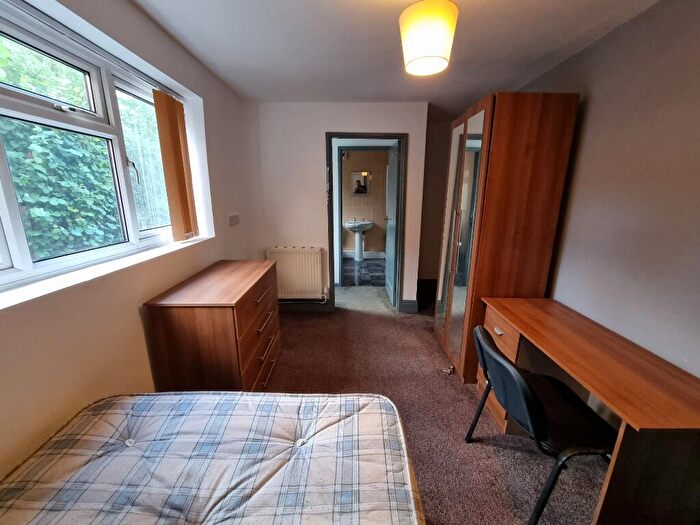 8 Bedroom Terraced House To Rent In Oak Tree Lane, Birmingham, B29