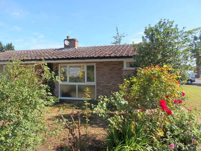 1 Bedroom Semi-Detached Bungalow To Rent In High Street, Great Barford, MK44