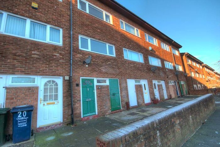 3 Bedroom Town House To Rent In Tynemouth Close, Newcastle Upon Tyne, NE6