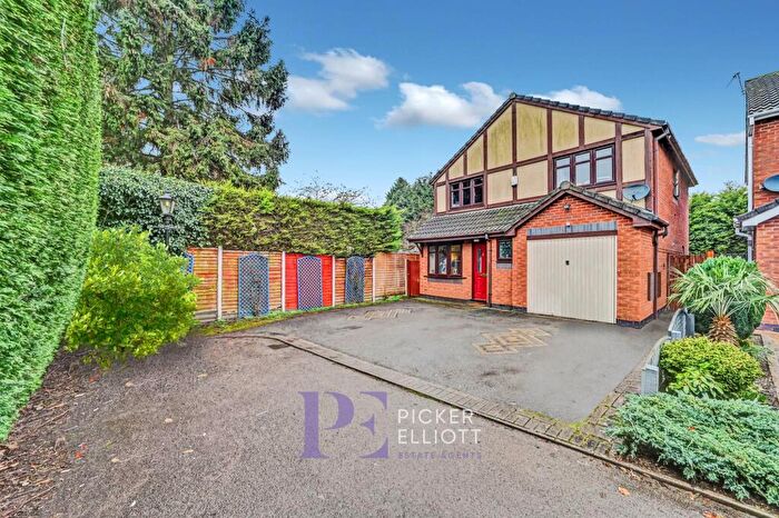 4 Bedroom Detached House For Sale In Damson Court, Hinckley, LE10