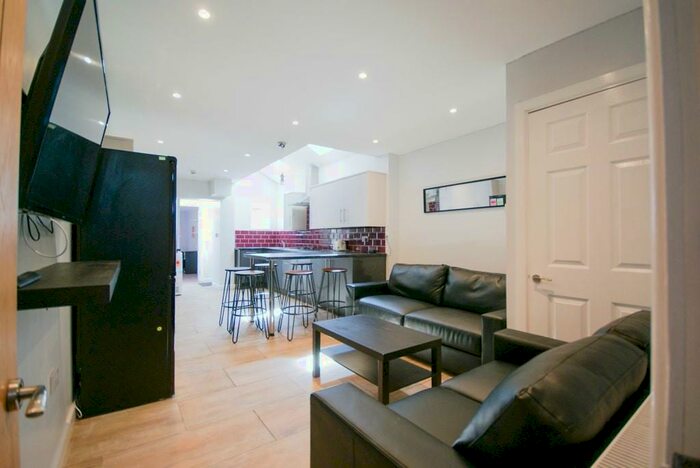7 Bedroom Terraced House To Rent In Croydon Road - Ensuite Student Property, B29