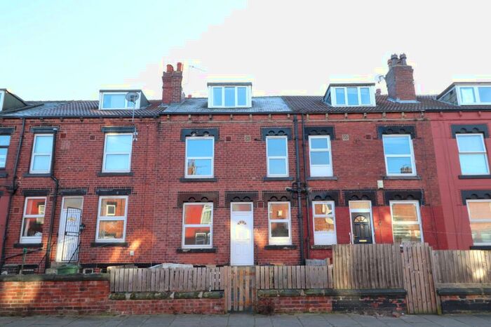 2 Bedroom House To Rent In Clifton Avenue, Leeds, West Yorkshire, Uk, LS9