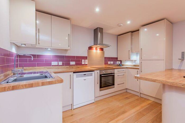 2 Bedroom Bungalow To Rent In Fiennes Road, Oxford, OX4