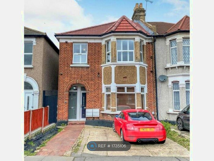 1 Bedroom Flat To Rent In Balfour Road, Ilford, IG1