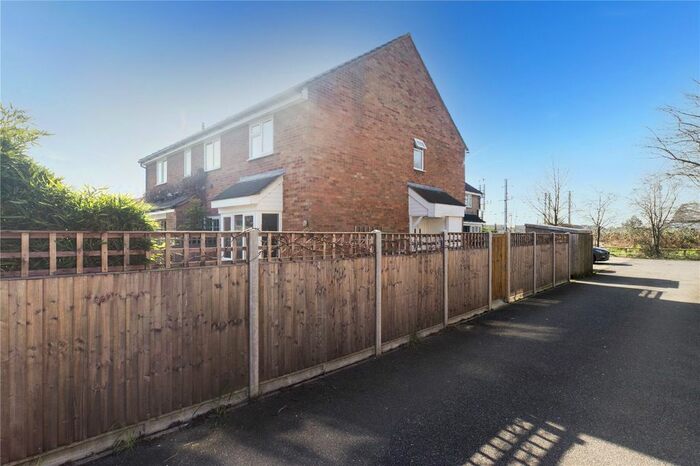 2 Bedroom Terraced House To Rent In Lincoln Crescent, Biggleswade, Bedfordshire, SG18