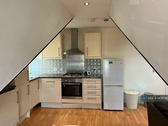 2 Bedroom Semi-Detached House To Rent In Fl-, London, SE21