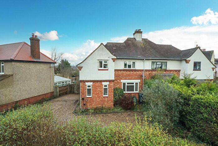 3 Bedroom Semi-Detached House For Sale In Batchwood View, St. Albans, AL3