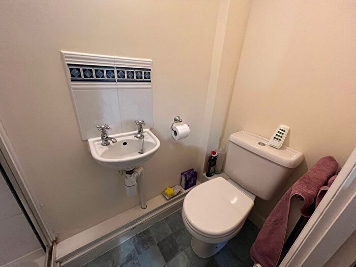2 Bedroom Flat To Rent In Water Lane, Totton, Southampton, SO40