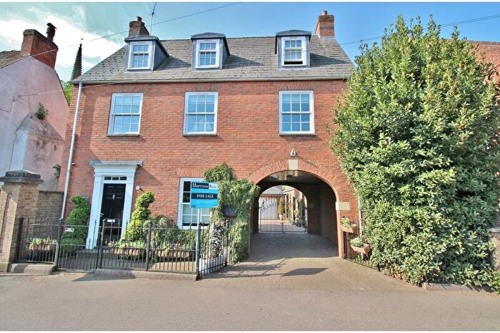 3 Bedroom Detached House For Sale In Church Street, Spalding, Lincolnshire, PE11