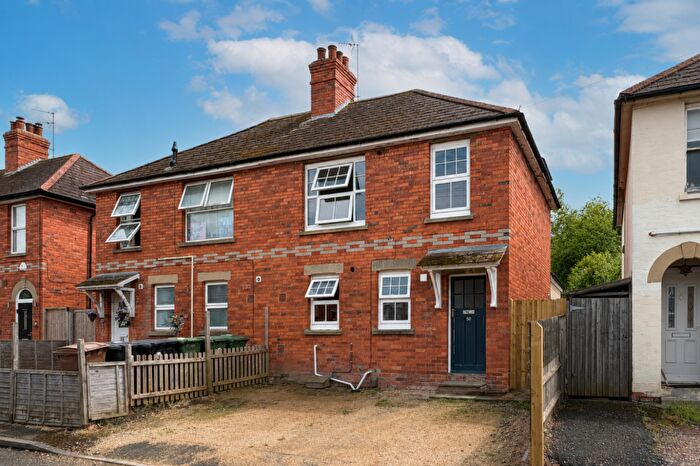 3 Bedroom Semi-Detached House For Sale In Orchard Way, Wantage, OX12