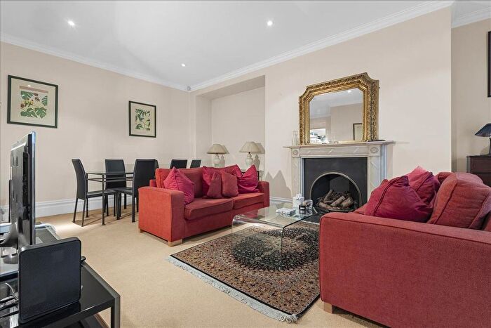 1 Bedroom Flat To Rent In Palace Gate, London, W8