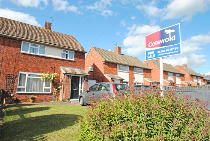 3 Bedroom Semi-Detached House For Sale In Tobyfield Road, Bishops Cleeve, Cheltenham, GL52